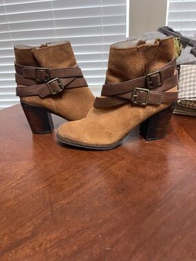 Soho Cobbler harness Suede Ankle boots Booties
